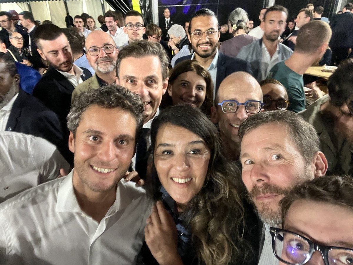 PaysAix13's tweet image. Avec les militants des #bouchesdurhone , nous avons montré l’enthousiasme du #Sud !
Avec @GabrielAttal , en route pour une nouvelle République !