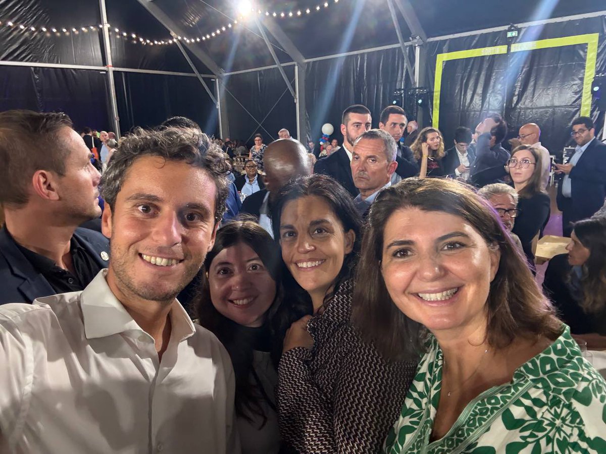 PaysAix13's tweet image. Avec les militants des #bouchesdurhone , nous avons montré l’enthousiasme du #Sud !
Avec @GabrielAttal , en route pour une nouvelle République !