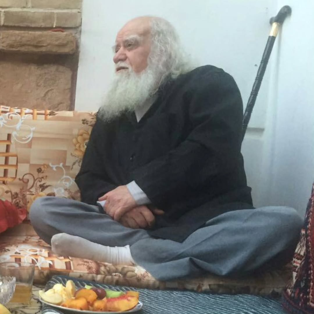 ostadhakimi's tweet photo. حدیثی که هزاران بار در ایران تجربه شد
پیامبر اکرم(ص):
"من عَمِل علی غیر علمٍ کان ما یُفسد أکثر مما یُصلح"
«هرکس کاری را بدون داشتن تخصص و‌ مهارت انجام دهد، خیلی بیشتر از آنکه آن را درست کند، خراب و ضایع می‌کند.»
محمدرضا حکیمی/ ۱۵۰ سال تلاش خونین: ص۱۳۵ https://t.co/cfBTJBNEM6