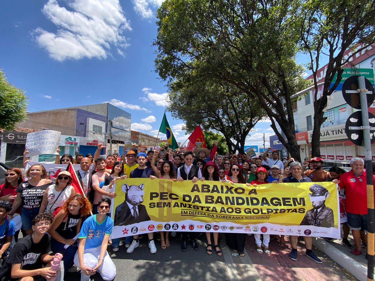 📍 Juazeiro do Norte - CE

O Cariri mostra força nas ruas contra a PEC da bandidagem e a anistia.