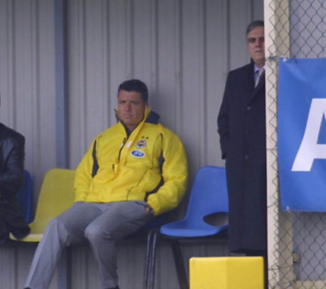 berfinXtra's tweet photo. Hoca yeni
İlk 11 de tüm oyuncular yeni
Başkan yeni

Suçlu kim?
Kime sövelim

#sadettinsaran #alikoç #fenerbahçe #KSPvFB https://t.co/dcT0Z1oF7q