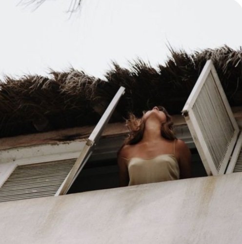 ...mevsimi AŞKa çağıran kuşların
nerede senin... 
 İsmet Özel 

huzurla❤️🕊