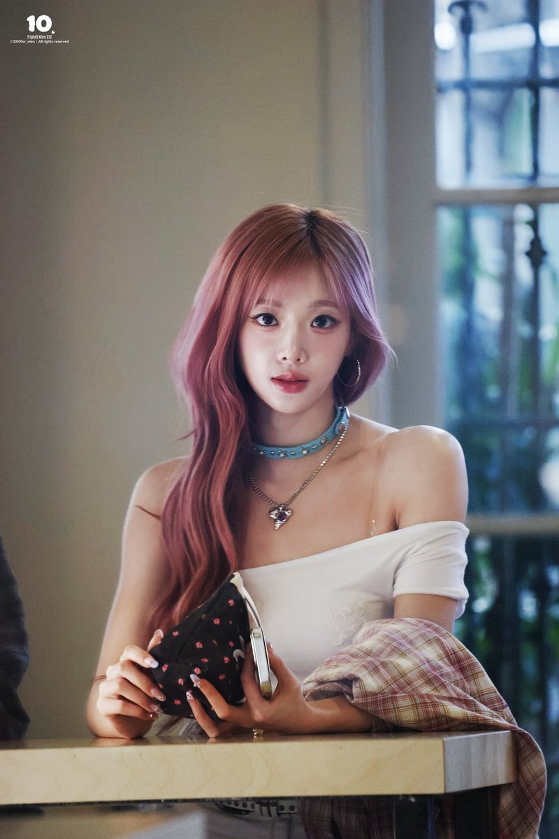 HOW CAN SOMEONE LOOK LIKE THAT