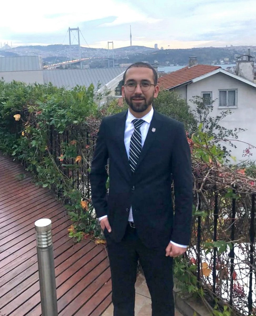 Değerli kardeşimiz Cem Dikmen, Avrasya Beşiktaşlılar Cemiyeti ailemize katılmıştır.
1992 Denizli doğumlu olan Dikmen, Uşak Üniversitesi Coğrafya Öğretmenliği mezunudur.

Eğitim hayatı boyunca UNIBJK çatısı altında görev almış, ardından 10 yıl boyunca Uşak Beşiktaşlılar Derneği