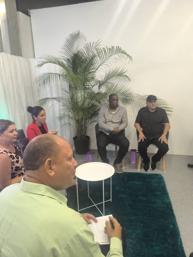 Cuba dijo presente en #FITELVEN2025 🇨🇺🤝🇻🇪
GEIC, ITCodigo y Cubatel S.A. impulsaron el intercambio con empresarios y la búsqueda de alianzas para avanzar hacia la soberanía tecnológica en la región. #Telecomunicaciones #Innovación #Cuba