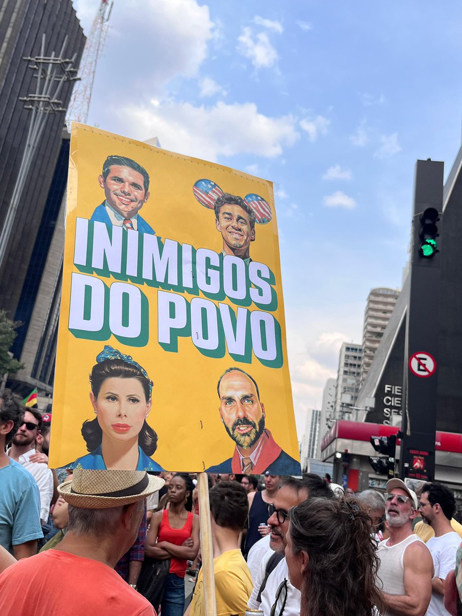 crushdobbb20's tweet image. 📍Inimigos do Brasil