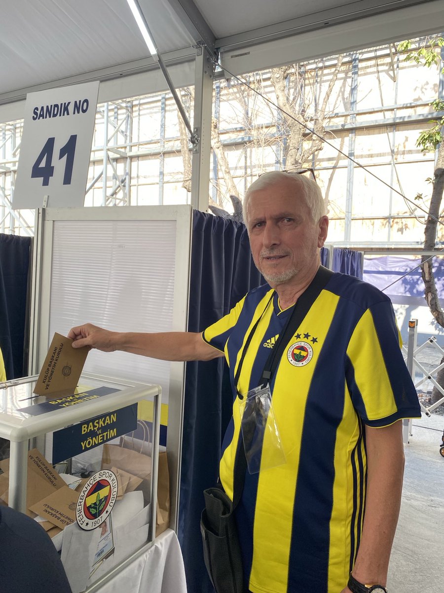 yusufserifoglu's tweet photo. FENERBAHÇE miz için oyumuzu kullandık. Sonunda kazanan FENERBAHÇE olsun. https://t.co/00Lsxkpu49