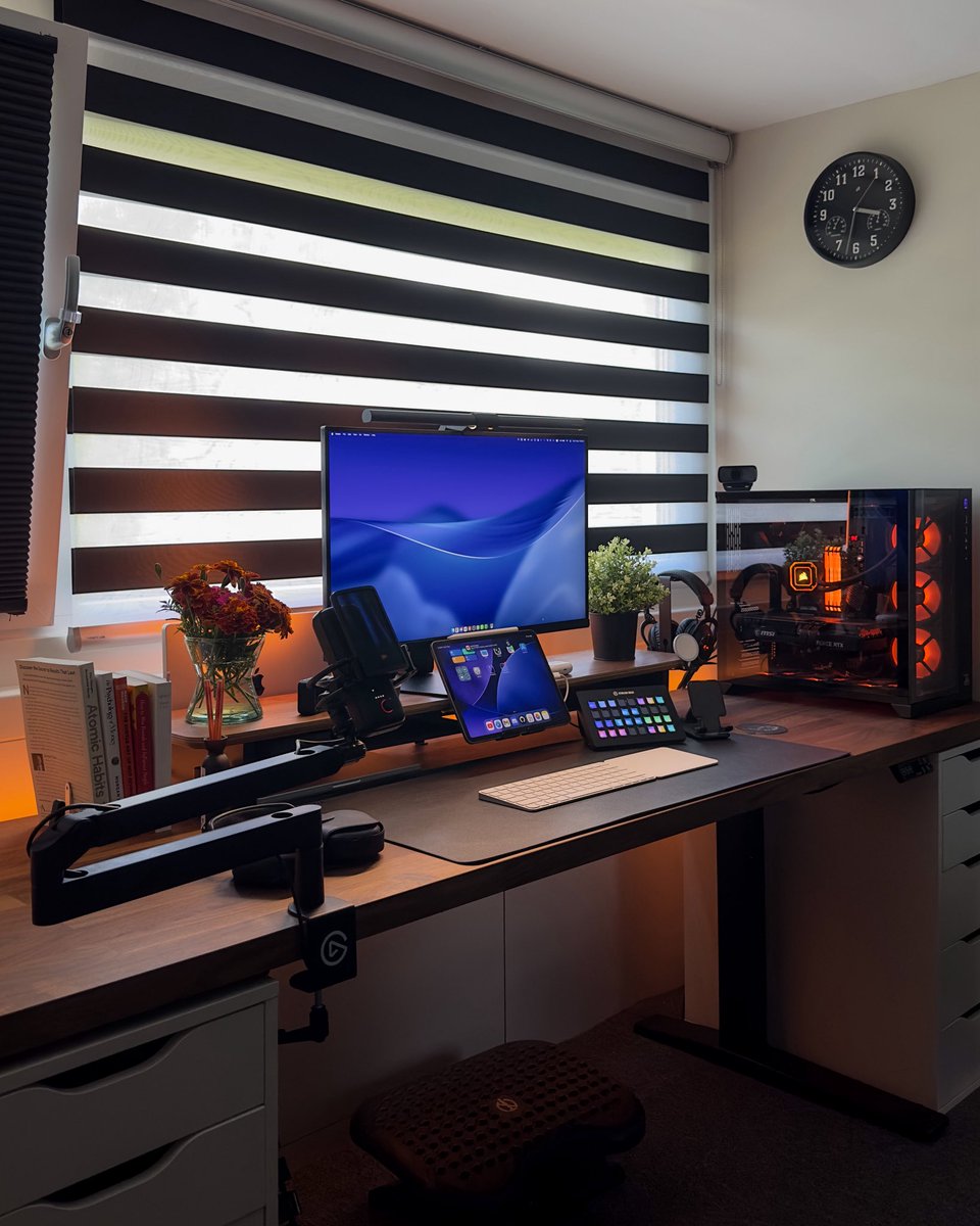 narcisbugeag's tweet image. the place where magic happens

#pcsetup #workstation #desksetup