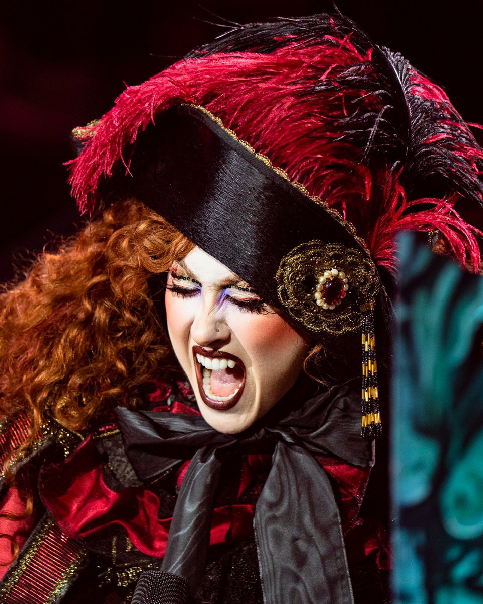 new photos of chappell roan performing at ‘visions of damsels &amp; other dangerous things’ tour forest hills night 1 last night! 

photographed by maria juliana rojas for <a href="/RollingStone/">Rolling Stone</a>