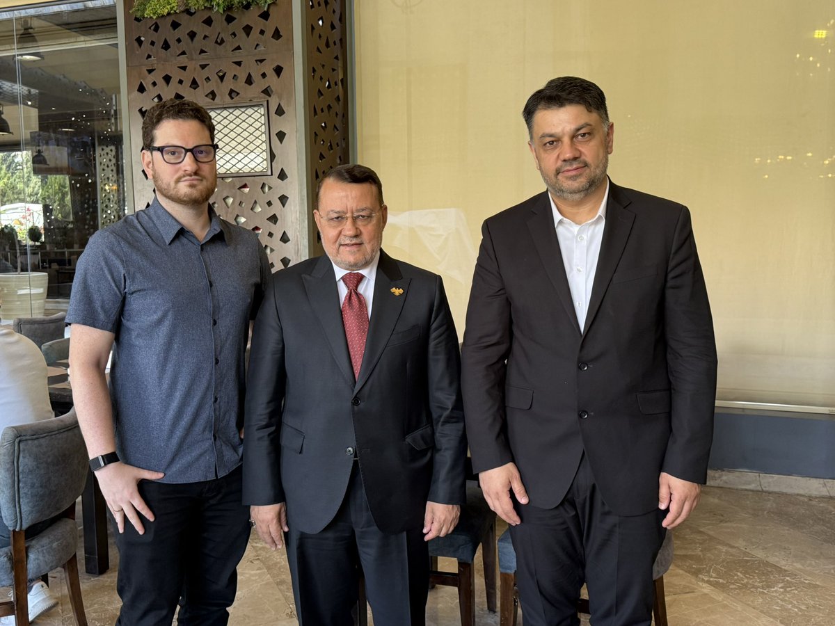 Dr. Bakr Ghbeis (@bghbeis) on Twitter photo سعيد بحضور و تسهيل جزء بسيط من النقاشات الفكرية العميقة بين الشرق و الغرب التي تحدث بشكل او بآخر في دمشق
الصورة من لقاء لطيف بين المستشار الرئاسي للشؤون الإعلامية الدكتور احمد موفق زيدان <a href="/Ahmadmuaffaq/">د ـ أحمد موفق زيدان</a> و الدكتور هارون زلين <a href="/azelin/">Aaron Y. Zelin</a> الباحث المتخصص و صاحب موقع "علم الجهاد" من معهد سعيد بحضور و تسهيل جزء بسيط من النقاشات الفكرية العميقة بين الشرق و الغرب التي تحدث بشكل او بآخر في دمشق
الصورة من لقاء لطيف بين المستشار الرئاسي للشؤون الإعلامية الدكتور احمد موفق زيدان <a href="/Ahmadmuaffaq/">د ـ أحمد موفق زيدان</a> و الدكتور هارون زلين <a href="/azelin/">Aaron Y. Zelin</a> الباحث المتخصص و صاحب موقع "علم الجهاد" من معهد
