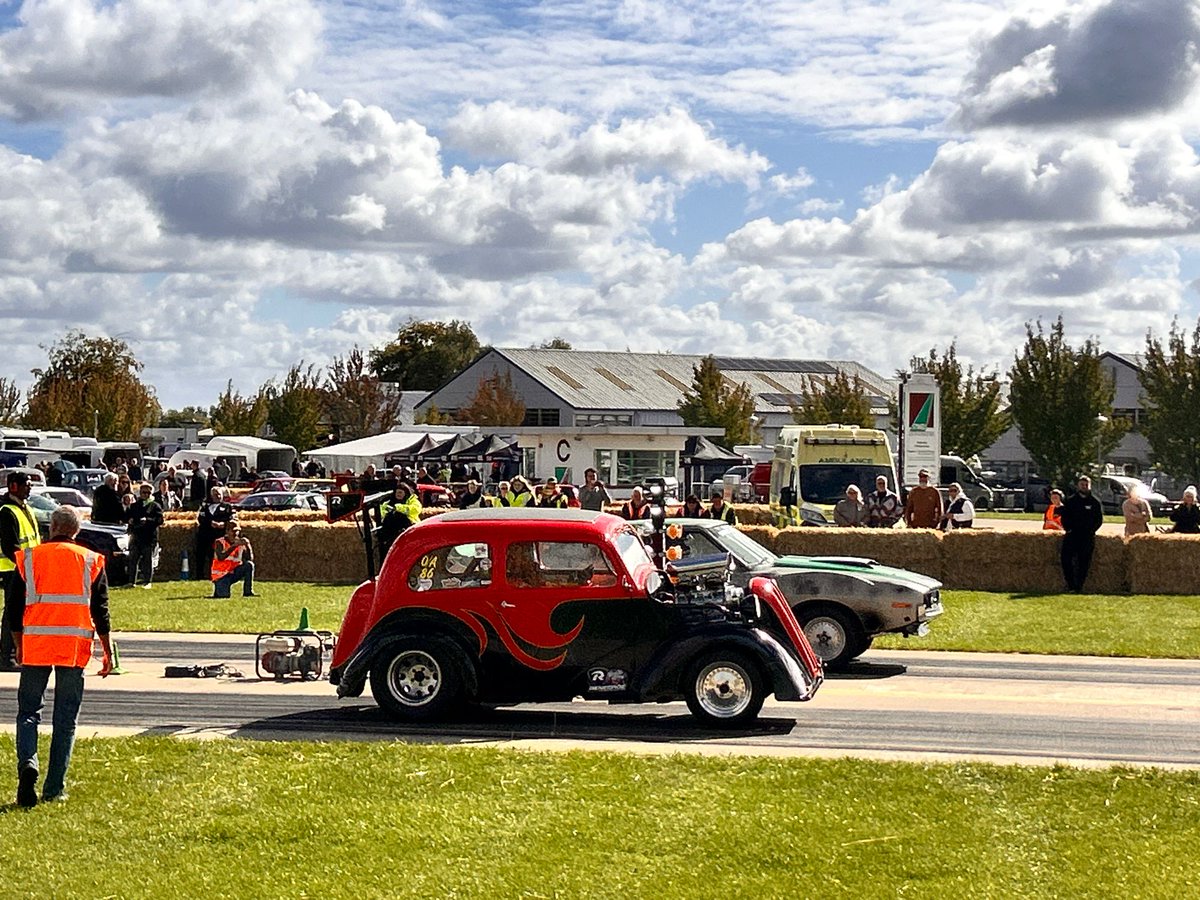 289Register's tweet image. A few photos from a great weekend!  #sywellclassic was our new AGM venue this year and it didn’t disappoint!  We won best club stand, and they got the Lancaster bomber to fly over too.  Awesome fun weekend catching up with old friends and seeing some fun racing. #cobra #t289r
