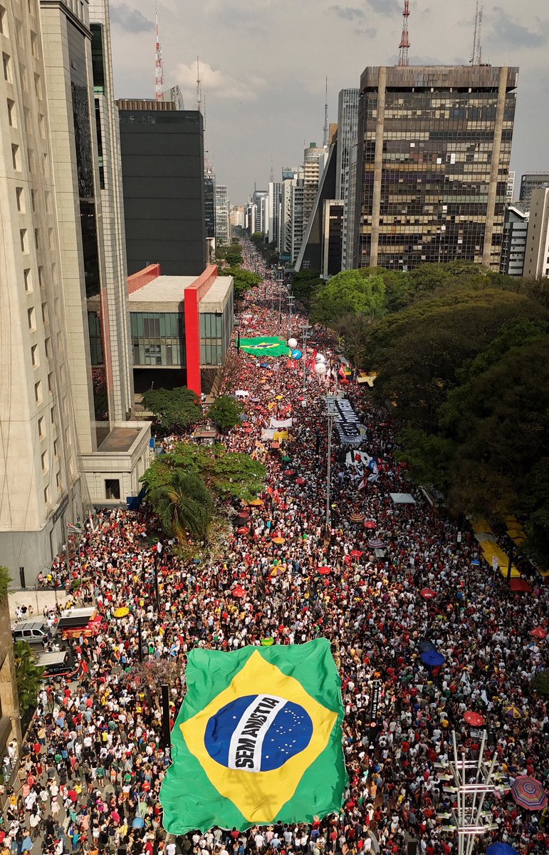 Aos que estão dizendo que está FLOPADO em São Paulo na Avenida Paulista. Aquele abraço! 

BRASIL QUER JUSTIÇA
POVO CONTRA ANISTIA 
PACIFICA COM PRISÃO 
TRABALHEM PARA O POVO
CONGRESSO SEM BANDIDAGEM
HOJE É POVO NA RUA