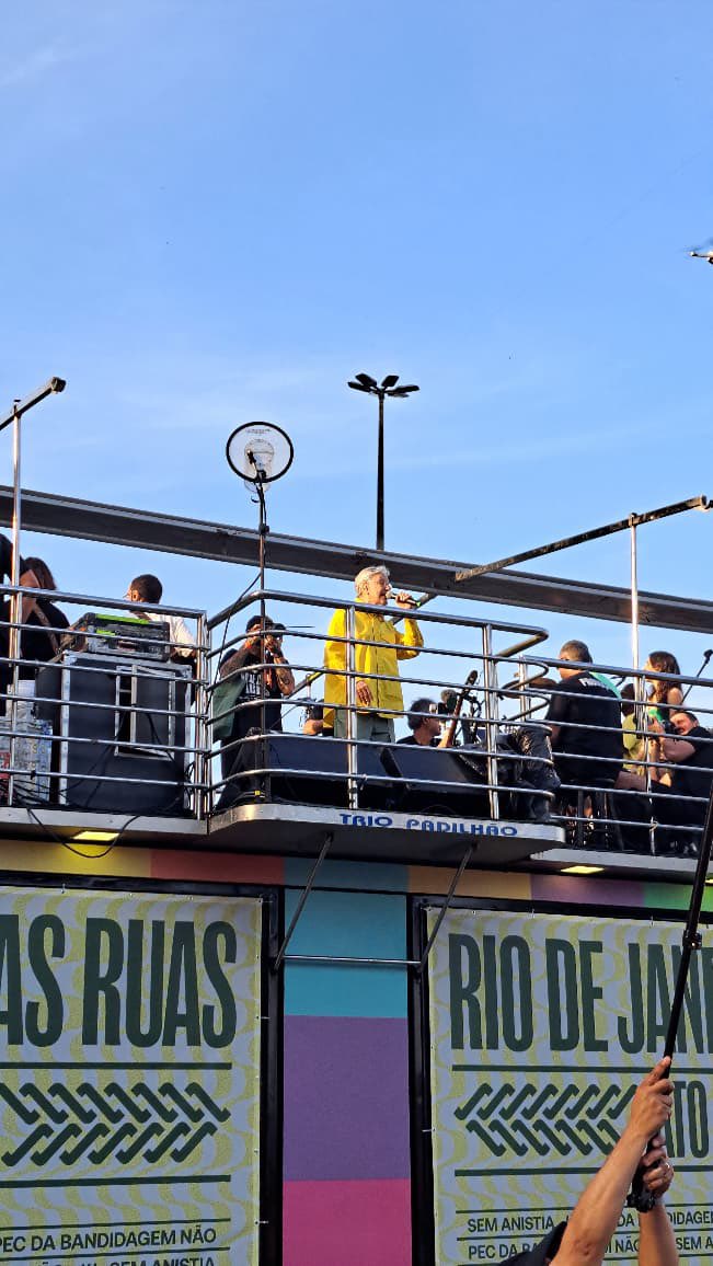 Caetano na voz e o coro “SEM ANISTIA” ecoando por Copacabana. Dia histórico! 🇧🇷

HOJE É O POVO NA RUA
BRASIL QUER JUSTIÇA
POVO CONTRA ANISTIA 
PACIFICA COM PRISÃO 
TRABALHEM PARA O POVO
CONGRESSO SEM BANDIDAGEM