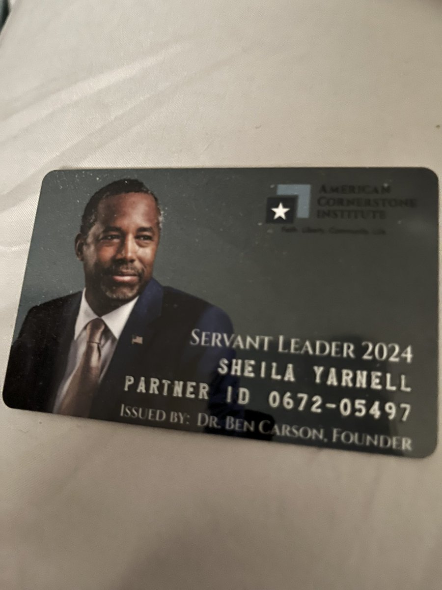 So honored to have one of Dr Carson’s card with picture, will treasure it forever!👍🏼🇺🇸🙆‍♂️