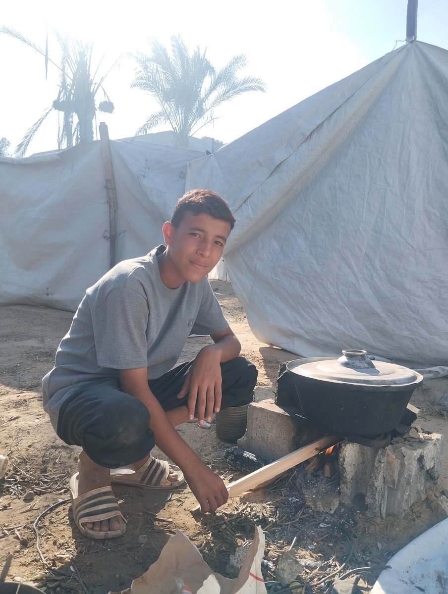 Ameer from Gaza🇵🇸 (@abu_hafed1) on Twitter photo This is our situation today... After living in a home that sheltered and protected us, my orphaned siblings and I now live in tents under the scorching sun, without walls to shelter us or a roof to protect us.
The heat is intense, and the tent is insufficient to protect us from This is our situation today... After living in a home that sheltered and protected us, my orphaned siblings and I now live in tents under the scorching sun, without walls to shelter us or a roof to protect us.
The heat is intense, and the tent is insufficient to protect us from