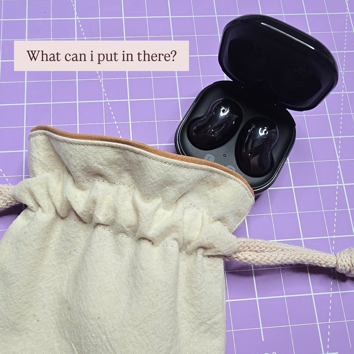 100% cotton reversible drawstring pouch, made to order. What shall you put in there? #craftingwithbeth #drawstringpouch #giftpouch #handmade #qualityfabrics