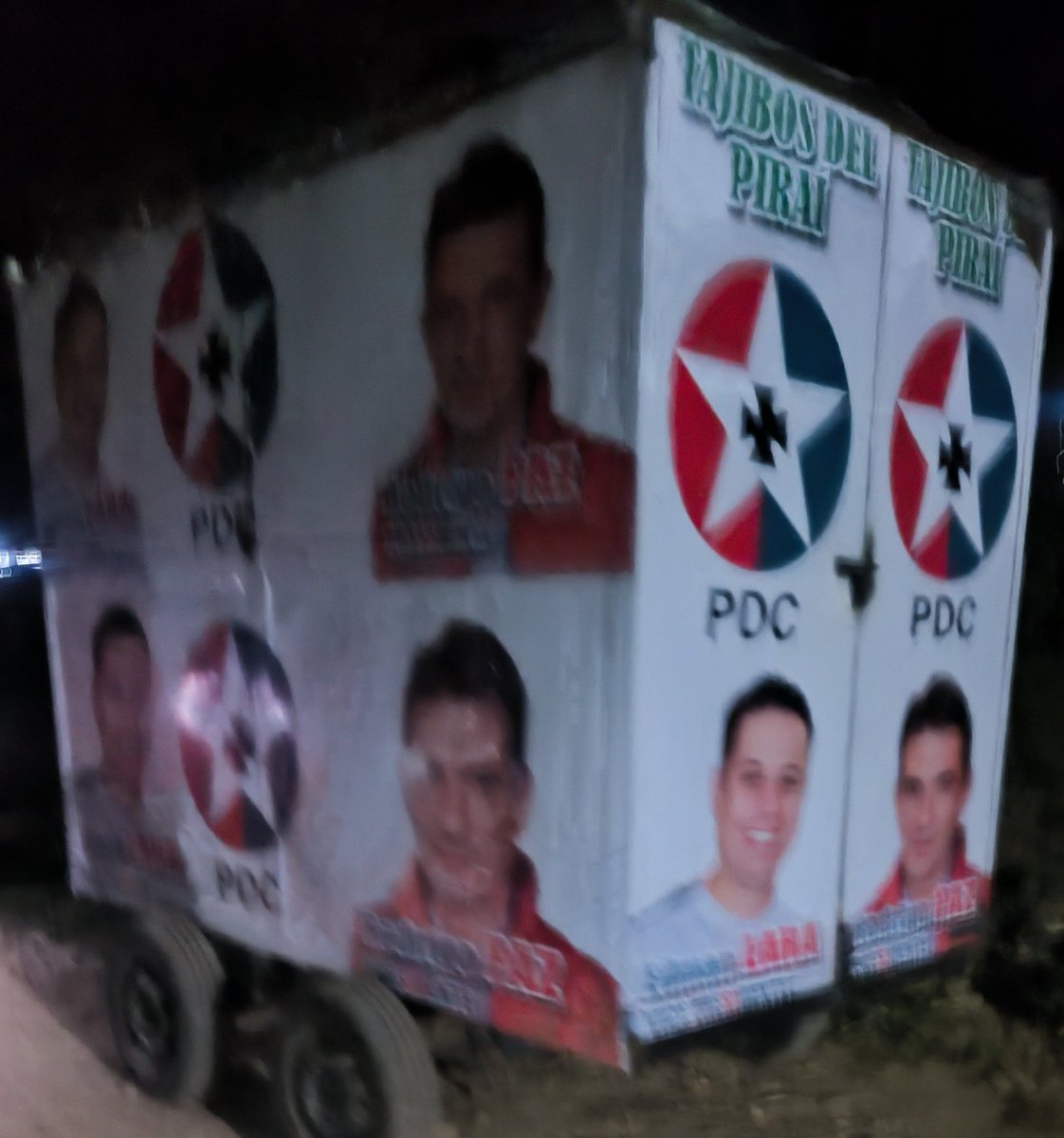 Estuve en un pueblo que era 100% masista por Evo Morales y desde la 1ra vuelta están alineados al PDC por los bonos, autos chutos y con guiados por los mismos dirigentes masistas, eso pasa en muchos lados. Paz es el caballo de Troya de Evo, por eso nunca habla mal de él.