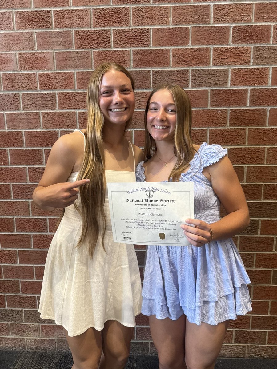 Hats off to <a href="/MaceyJarose/">Macey Jarose</a>, <a href="/mallory_closman/">mallory closman</a> &amp; (Twitterless) Georgia Barton on being members of the National Honor Society! The epitome of STUDENT-athletes!