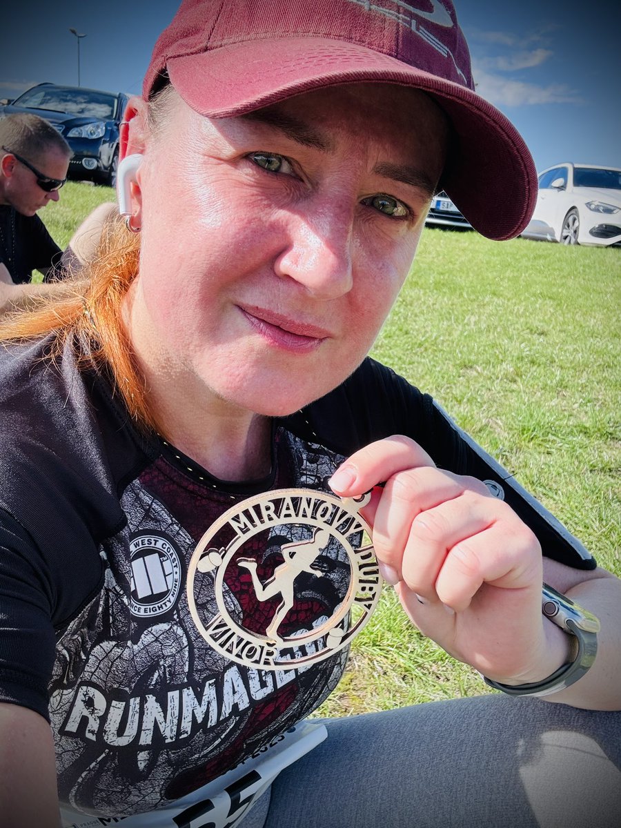 Momosek's tweet image. If you see me running, you better run too cuz something is chasing me!

Že jsem byla předposlední? Na to 💩🐩A snad to za ty slezlé nehty stálo! 🥳

Běhám od covidu jen tam bokem k silovému cvičení a tohle bylo moje nejvíc. ☺️
#breakingthelimits