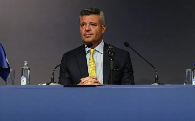 Fenerbahçe Başkanlığına seçilen Sadettin Saran ilk açıklamasında "Hayalim yaşayan iki başkanla, Aziz Bey ve Ali Bey ile kupayı kaldırmak" ve "İlk işimiz tüzüğü değiştirmek, 3 sene şampiyon yapamayan gider yapmak" ifadelerini kullandı.