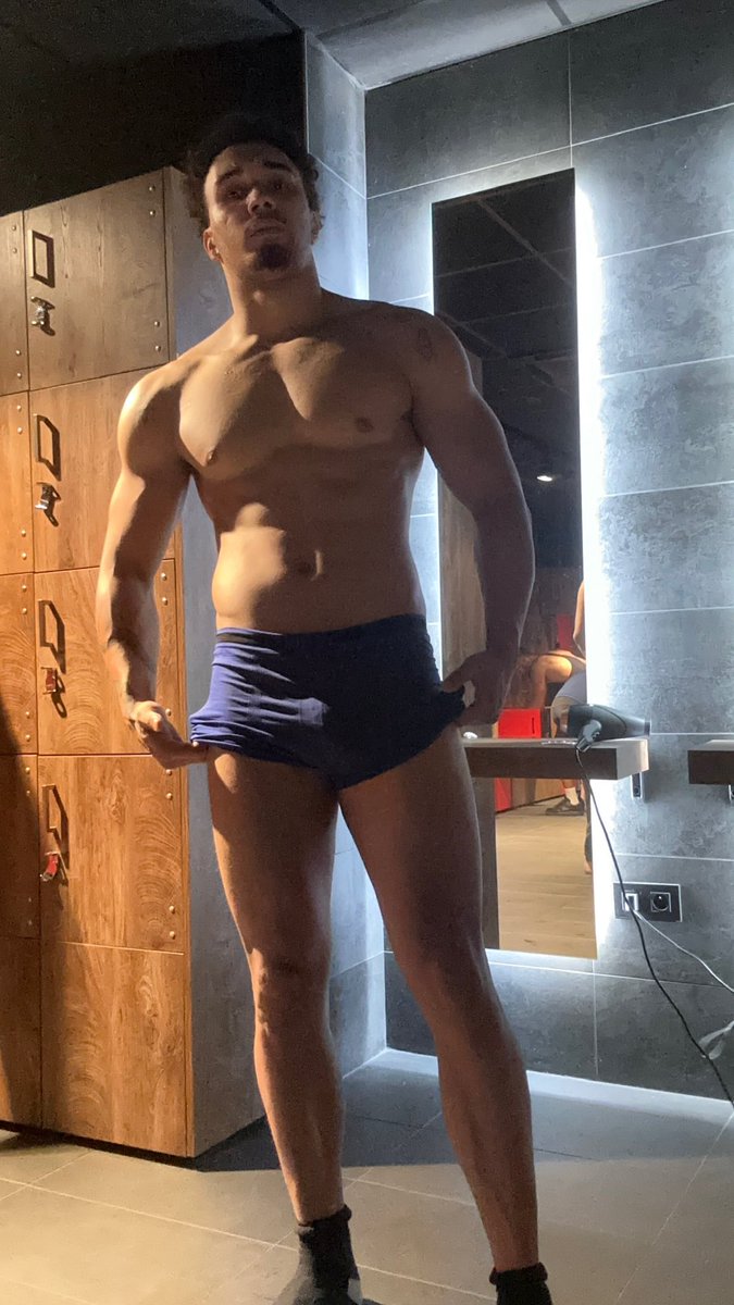 Les gars, je vous ai passé mon abonnement gratuit, profitez-en, je pose plein de dinguerie là-bas 🥵

top4fans.com/nono_ctr