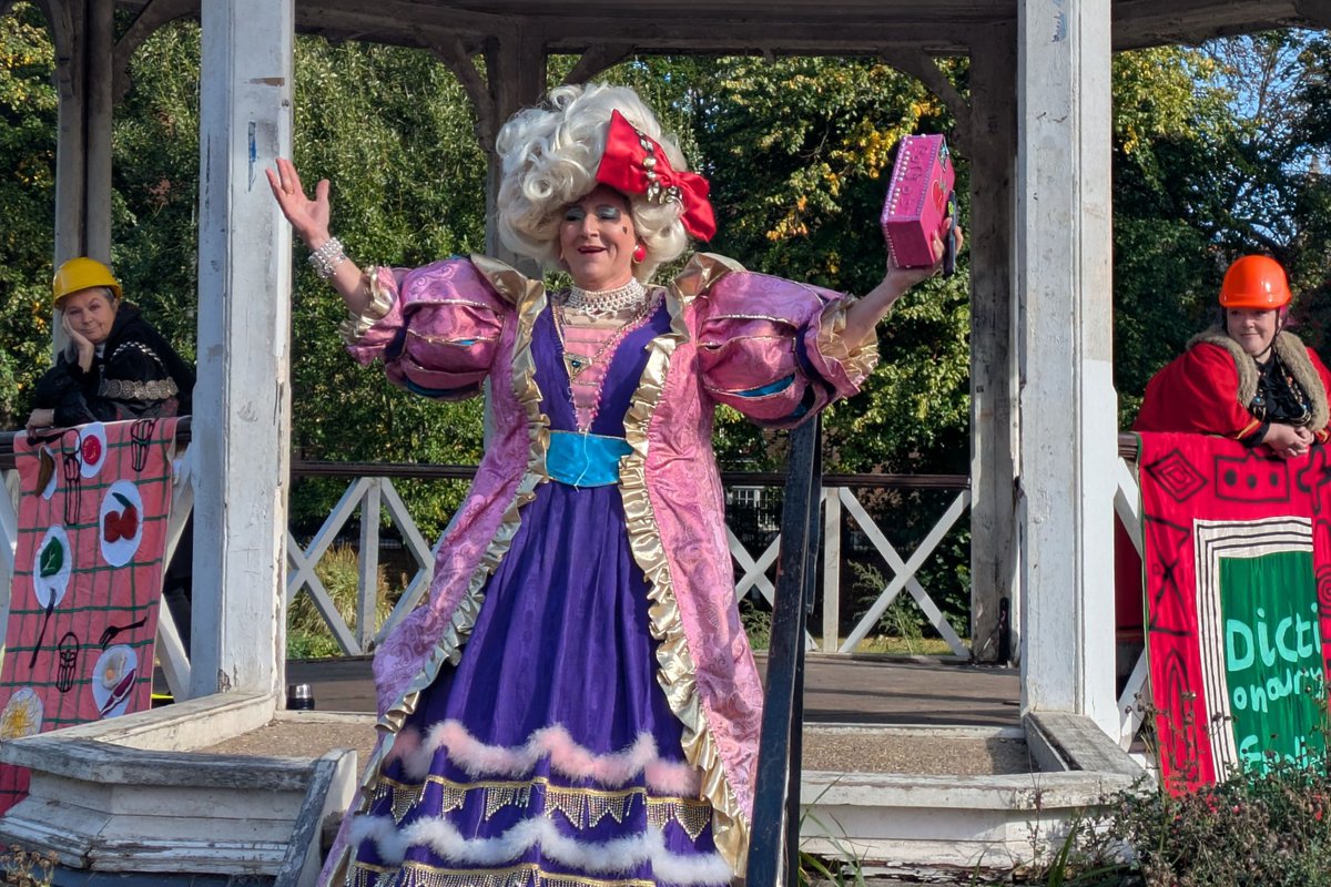 #Review: Norwich Hamlets
"Shakespeare’s most ponderous play serves as inspiration for five short performances in this joint community project from Norwich Theatre and the Royal Shakespeare Company."
cultivated.org.uk/reviews/2025/n…
<a href="/NorwichTheatre/">Norwich Theatre</a> <a href="/TheRSC/">The RSC</a> #Norwich