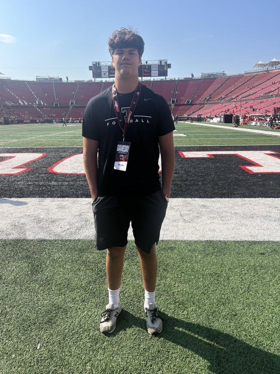 Had a great time at Louisville this Saturday. Cards came out on top!
<a href="/LouisvilleFB/">Louisville Football</a> <a href="/Coach_RWallace/">Coach Ryan Wallace</a> <a href="/ULFBRecruiting/">Louisville FB Recruiting</a> <a href="/jdemling/">Jody Demling</a> <a href="/Coach_MFox/">Michael Fox</a>