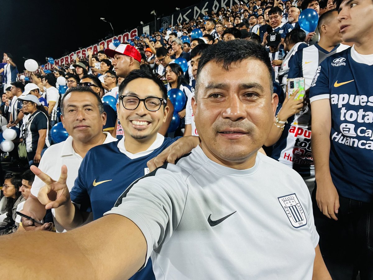 Anthonyp90's tweet photo. @MovistarDeporPe Arriba alianza https://t.co/5pnEGz1rhb