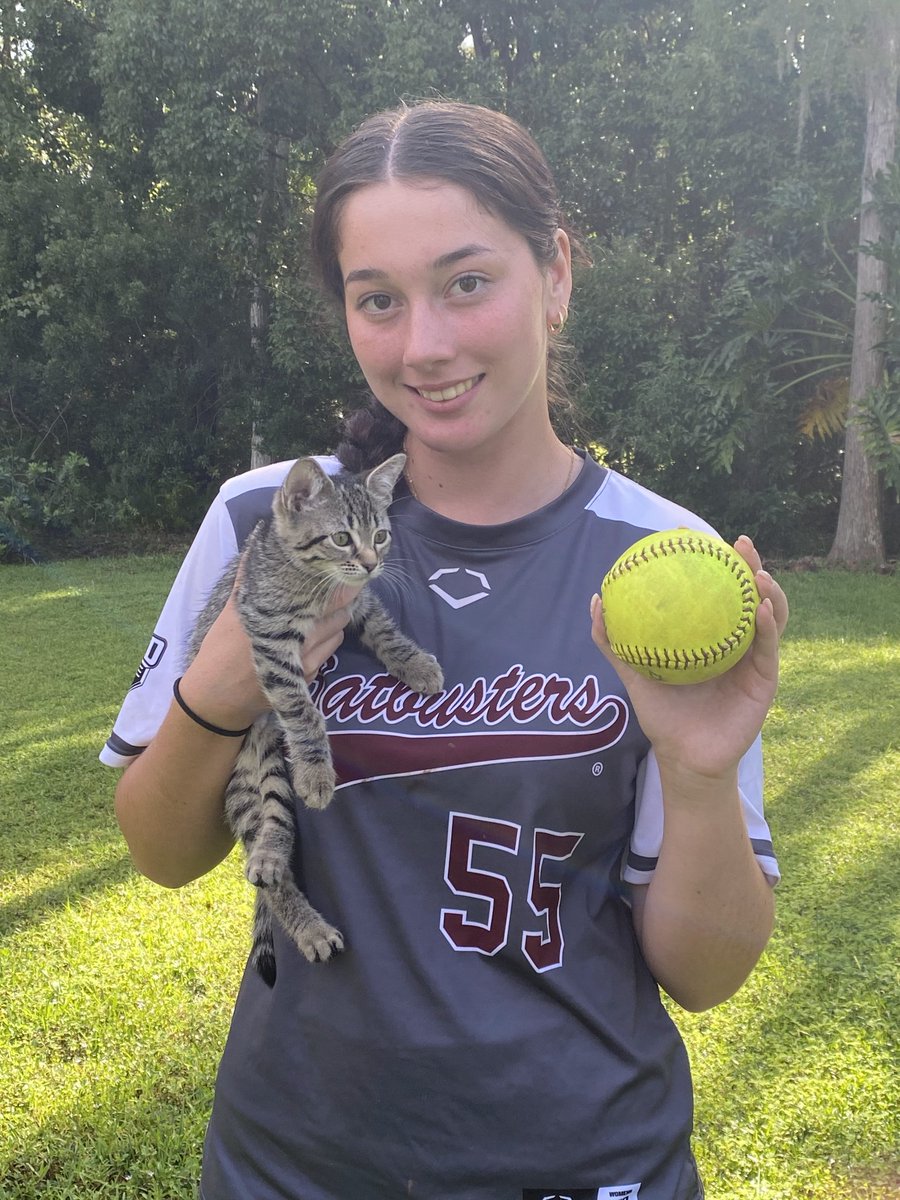 Batbusters2728's tweet photo. The balls were flying out of the park Saturday. 4 HRs. 2 by @hanna_goggan10 1 Addy Post, 1 by @KLo2027 and another by Sophia Jones. Keep hitting the ball hard girls. Great job!!!! https://t.co/woRLndIYqY