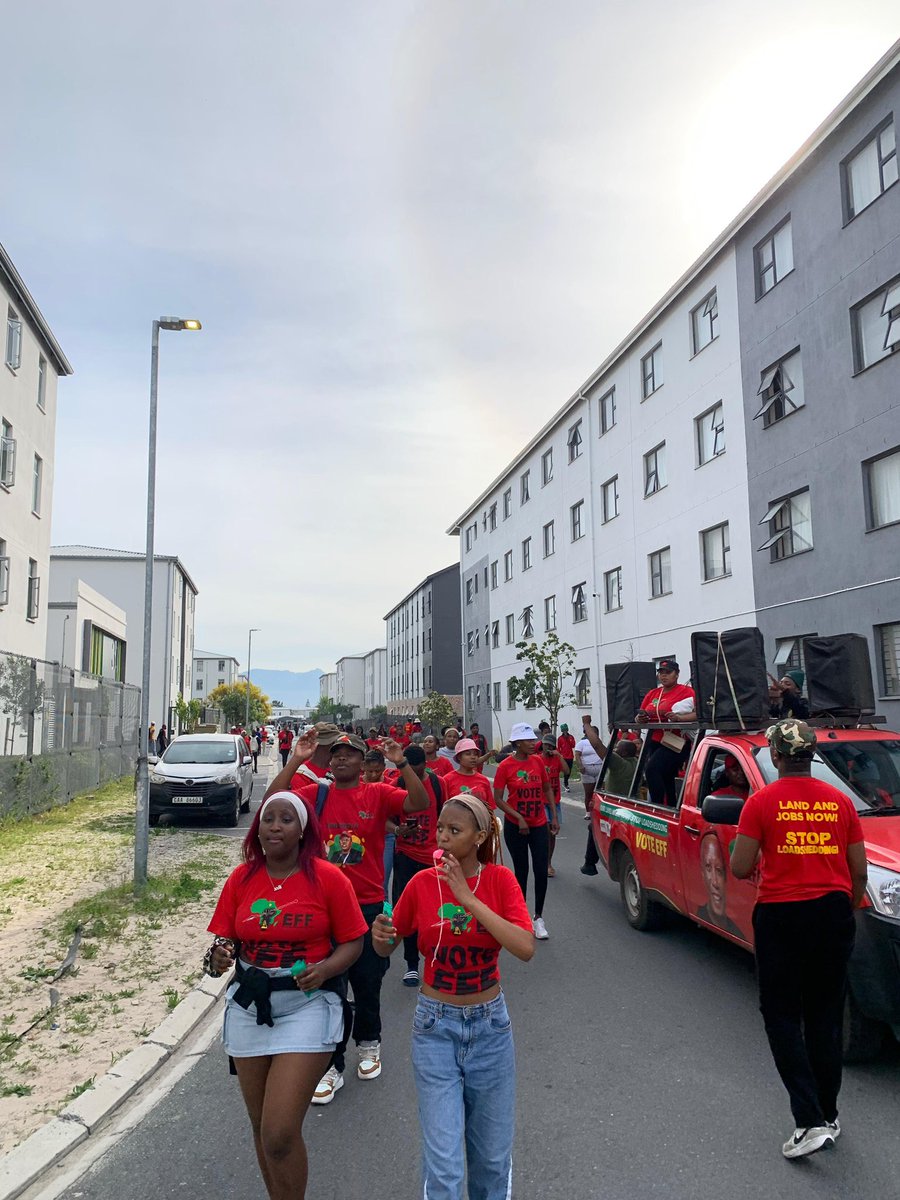 effyc_uwc's tweet photo. ♦️Vote EFFYC♦️
Victory is certain.❤️🖤💚
#effycuwcbranch #effyc #udubs #student #explorepage #eff https://t.co/xHGZ7V2JOT