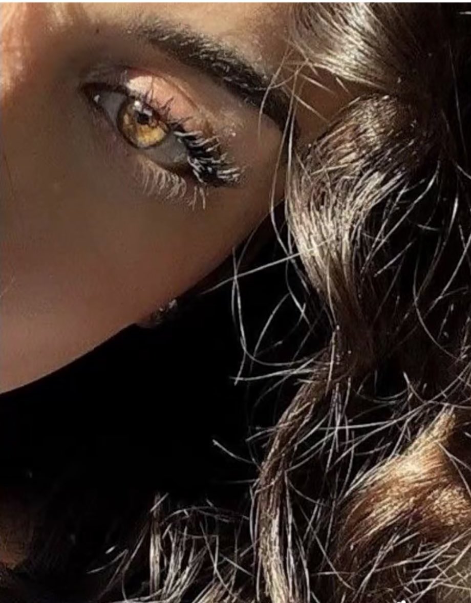 -

واغيب واشباهي تكاثر واذا جيت
يبان لك فرق البشر في حضوري 💌 ..