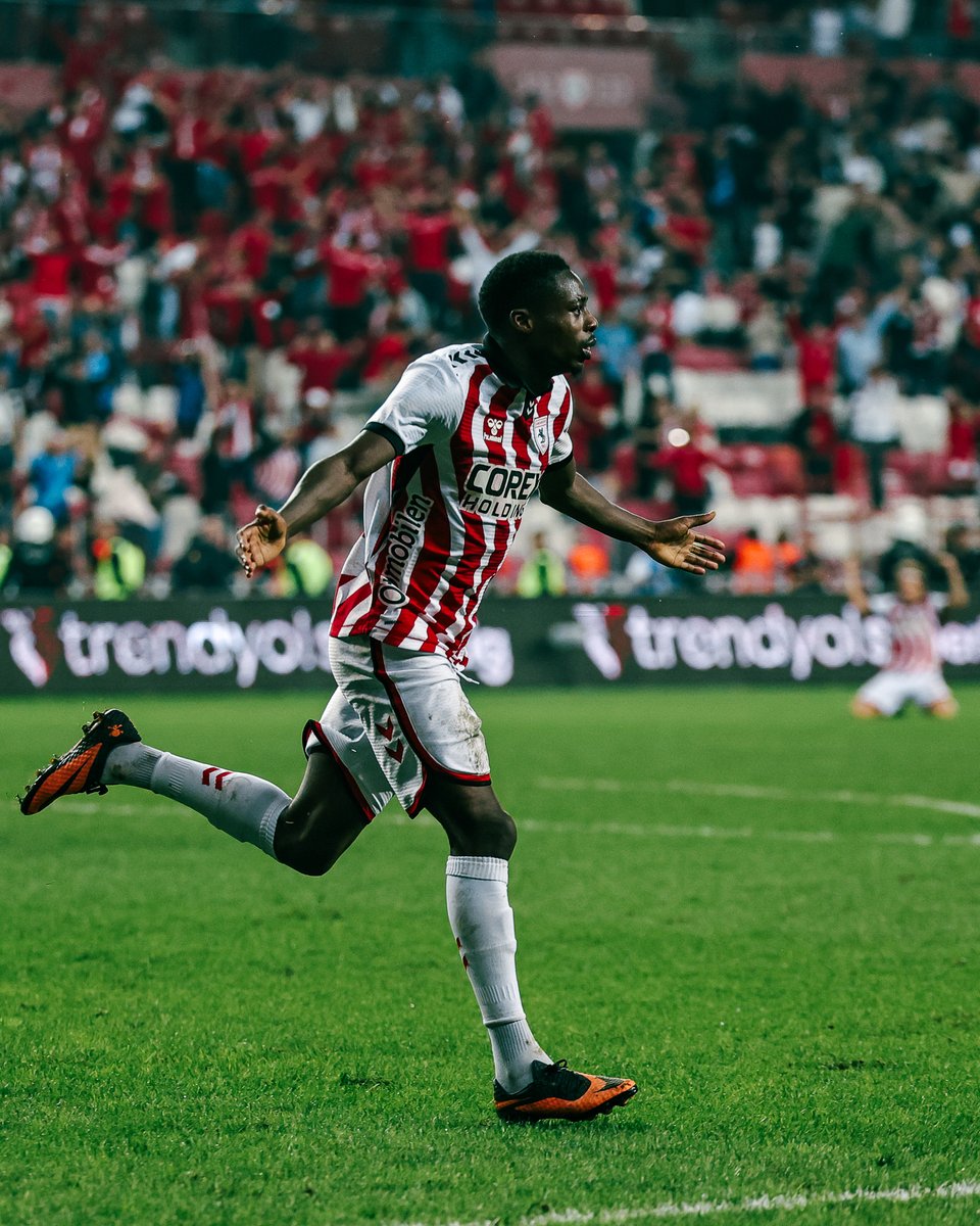 Anthony Musaba's moment 🔥

😤 90+3 minute winner
✅ 1st goal for Samsunspor

📸: <a href="/Samsunspor/">Samsunspor 🇹🇷</a> | #UECL