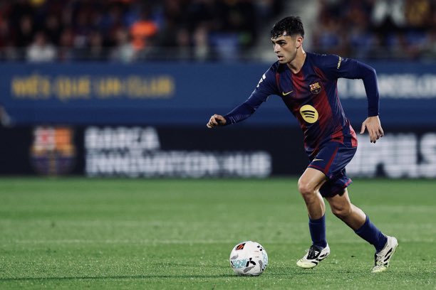 Peter Drury on Pedri 🎙️

“Pedri is quite possibly the most aesthetically pleasing footballer in world football right now and everything he does looks easy on the eye.”