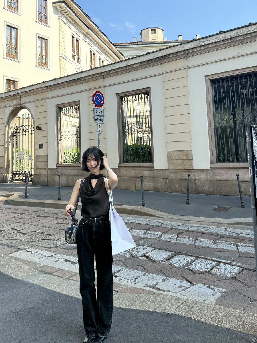 1000 🇱🇺🇯🇵 tweet media