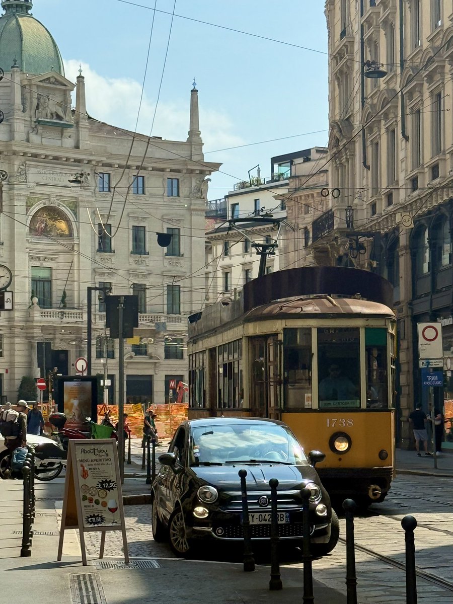 1000 🇱🇺🇯🇵 tweet media