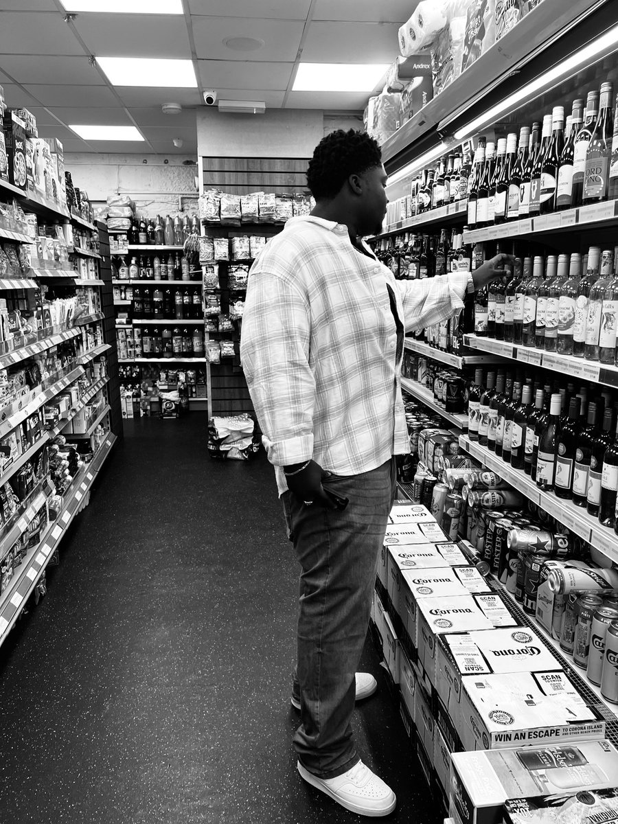 wtfiswani's tweet image. In my zone and I’m far gone.