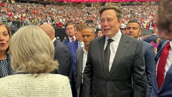 🚨BREAKING: Elon Musk is at Charlie Kirk’s Memorial. He just posted video saying:

“Every seat in this giant arena that isn’t roped off for security is packed to the ceiling. Honored to be here”

Do you support this?

YES or NO?

IF Yes, Give me a THUMBS-UP👍!