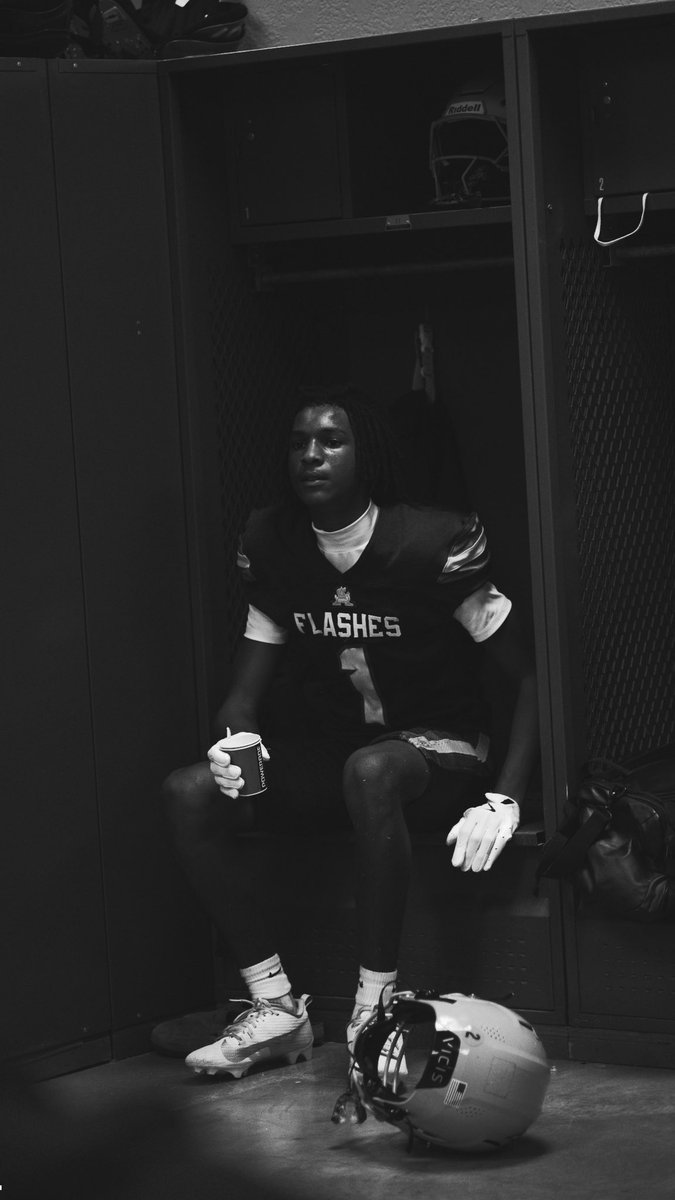 Carlton Dru Gleese (@gleesedru) on Twitter photo Week 4 stats against Cathedral
2 pass deflections  
3 tackles 
1 catch allowed for 7 yards 
hudl.com/v/2SjNuf Week 4 stats against Cathedral
2 pass deflections  
3 tackles 
1 catch allowed for 7 yards 
hudl.com/v/2SjNuf