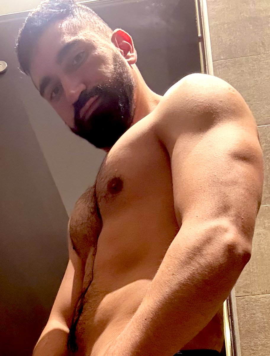 IIcastll's tweet photo. Día tras día, sudor tras sudor… el cuerpo cambia, la mente se fortalece y los objetivos se vuelven realidad. 💪🔥 Disciplina y deseo son el verdadero poder. https://t.co/5HWgah60Qo