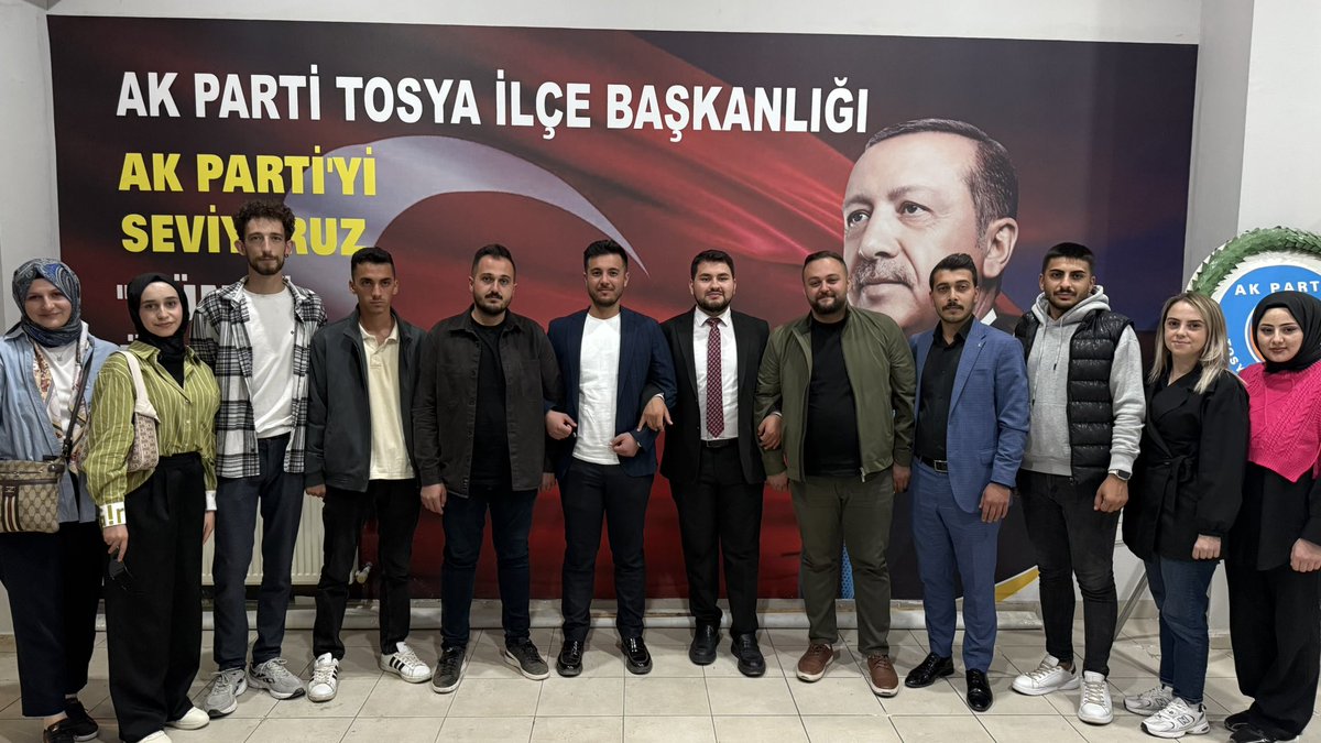 📍 Tosya

“Söz Gençlikte” programımızı, MKYK Üyelerimiz Abdullah Nuri Gümüş ve Feyzihan Köse ile İl Gençlik Kolları Başkanımız İbrahim Türkmenoğlu’nun katılımlarıyla gerçekleştirdik. 💪🏻

Gençlerimizin fikirlerini, hayallerini ve hedeflerini dinledik; birlikte daha güçlü bir