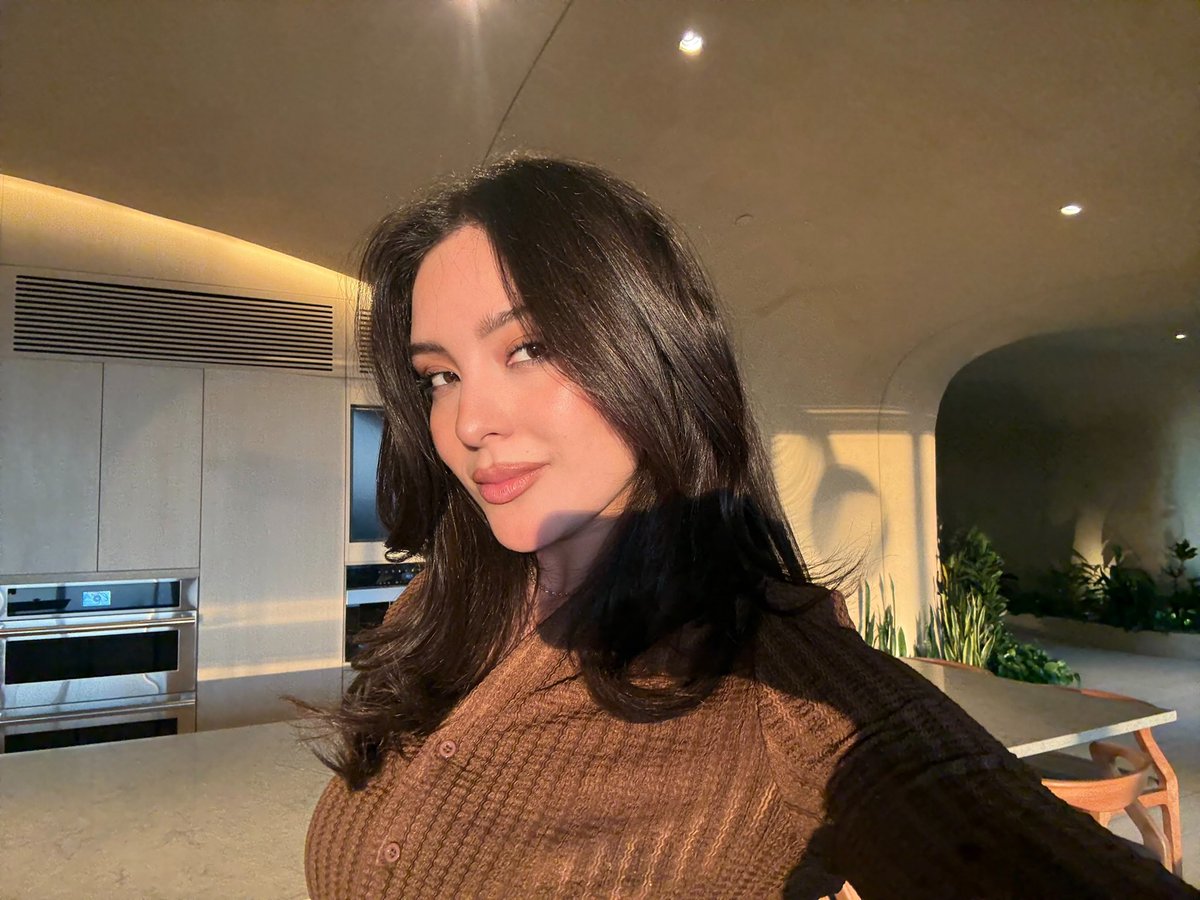 floresdani318's tweet image. 🤎🤍🍂