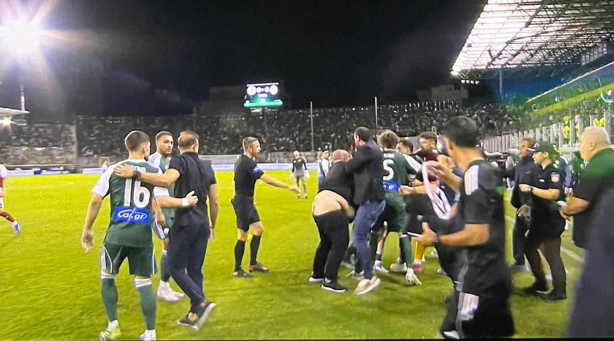 Ο Ολυμπιακός είναι ένα μπουρδέλο και μισό όπως όλες οι ελληνικές ομάδες πολύ κοντά σε δυναμική αγωνιστικά όλες.
Η μόνη διαφορά είναι το διοικητικό, το εξωαγωνιστικο και η αυτοπεποίθηση 
YΓ: Η Ελληνική Superleague 
σε μια εικόνα 
#paofc