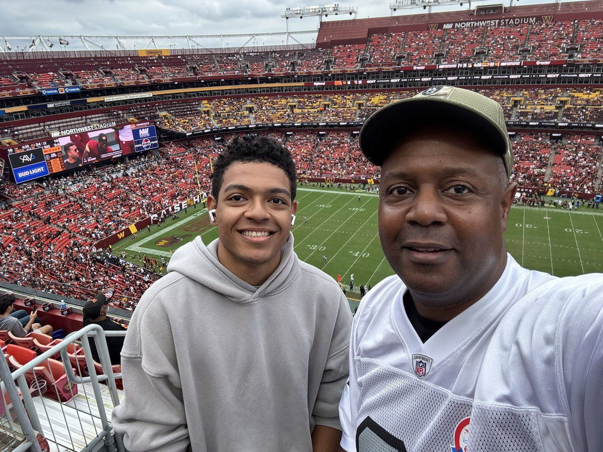 rdrkal's tweet photo. Thanks @VetTix for supporting the troops with awesome opportunities! #raidersvscommanders https://t.co/ax3ovCPqCy