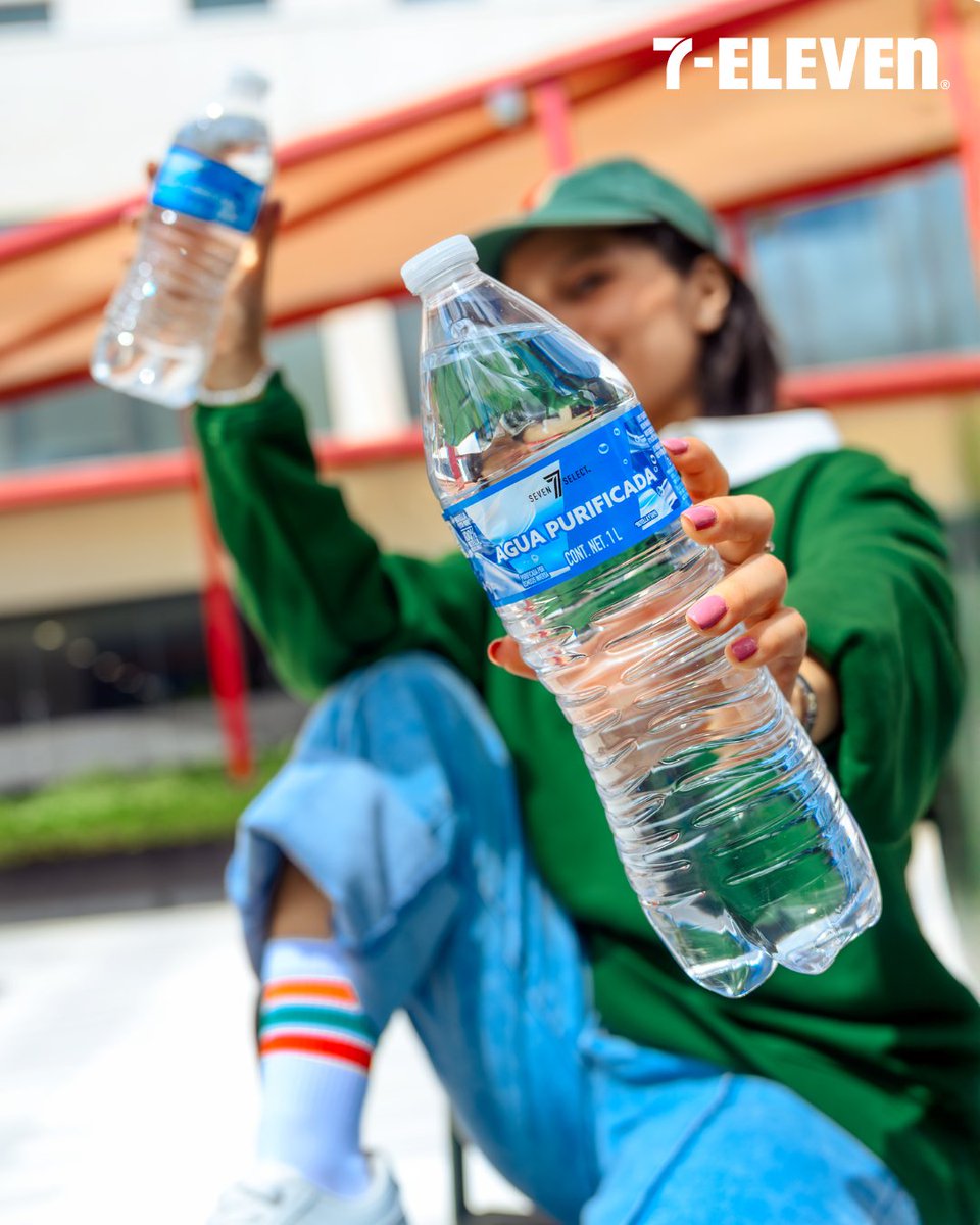 7ElevenMexico's tweet image. Hidratarte y cuidar el planeta sí se puede. 💧♻️ Agua Natural #7Select usa 39% menos plástico en sus botellas.