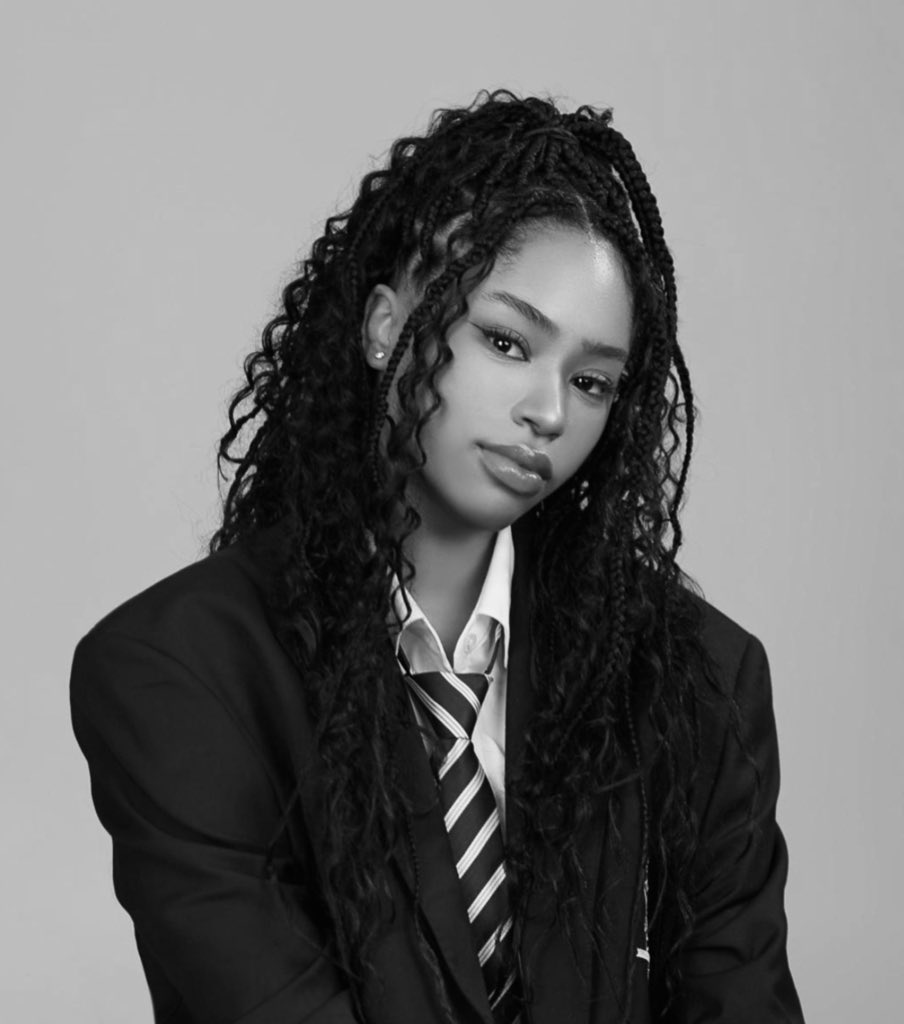 peach girl 💫 tweet media