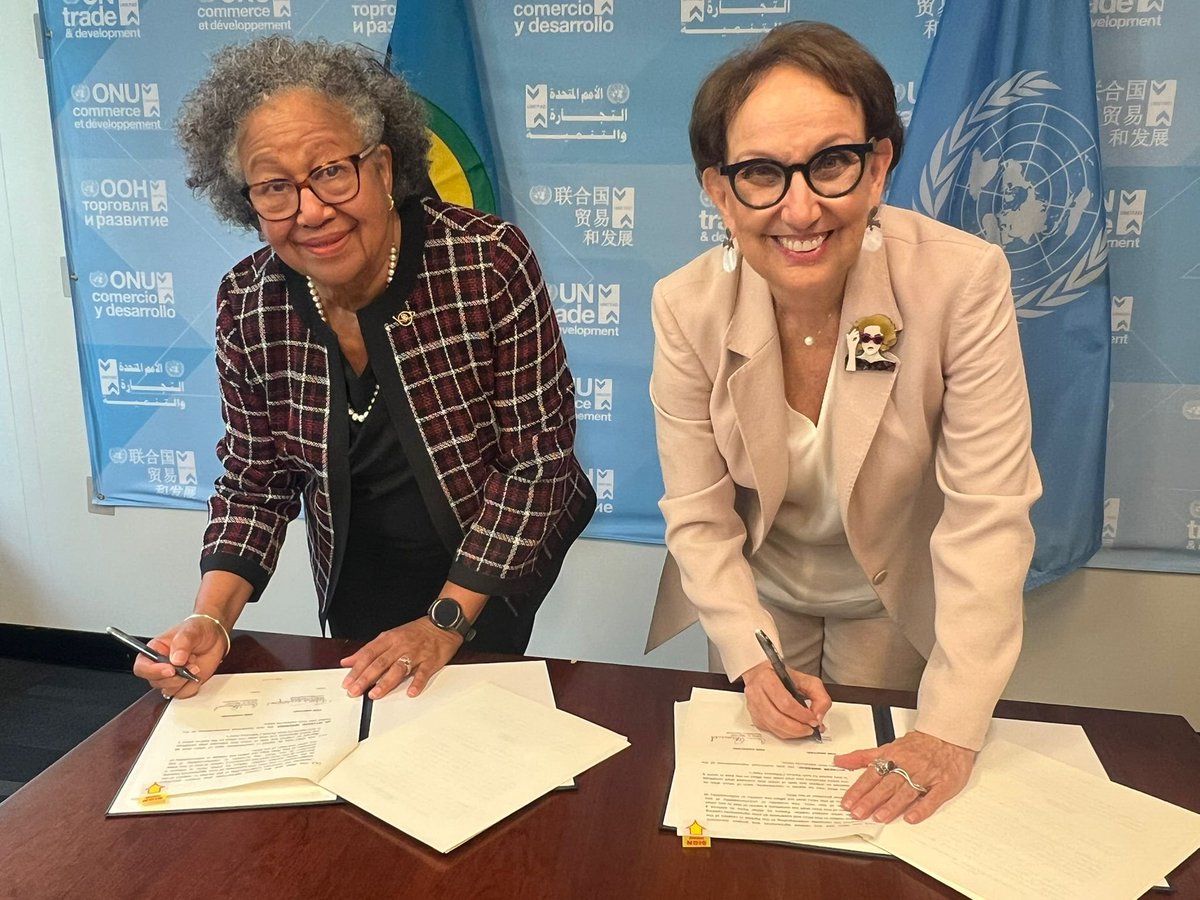 CARICOM Secretary General (@sg_caricom) on Twitter photo I was pleased to join HE Rebecca Grynspan, Secretary-General <a href="/UNCTAD/">UN Trade and Development</a> as we signed a Memorandum of Understanding as a framework of cooperation and to strengthen collaboration in, inter alia, statistics, trade facilitation, the digital economy and food security. I was pleased to join HE Rebecca Grynspan, Secretary-General <a href="/UNCTAD/">UN Trade and Development</a> as we signed a Memorandum of Understanding as a framework of cooperation and to strengthen collaboration in, inter alia, statistics, trade facilitation, the digital economy and food security.