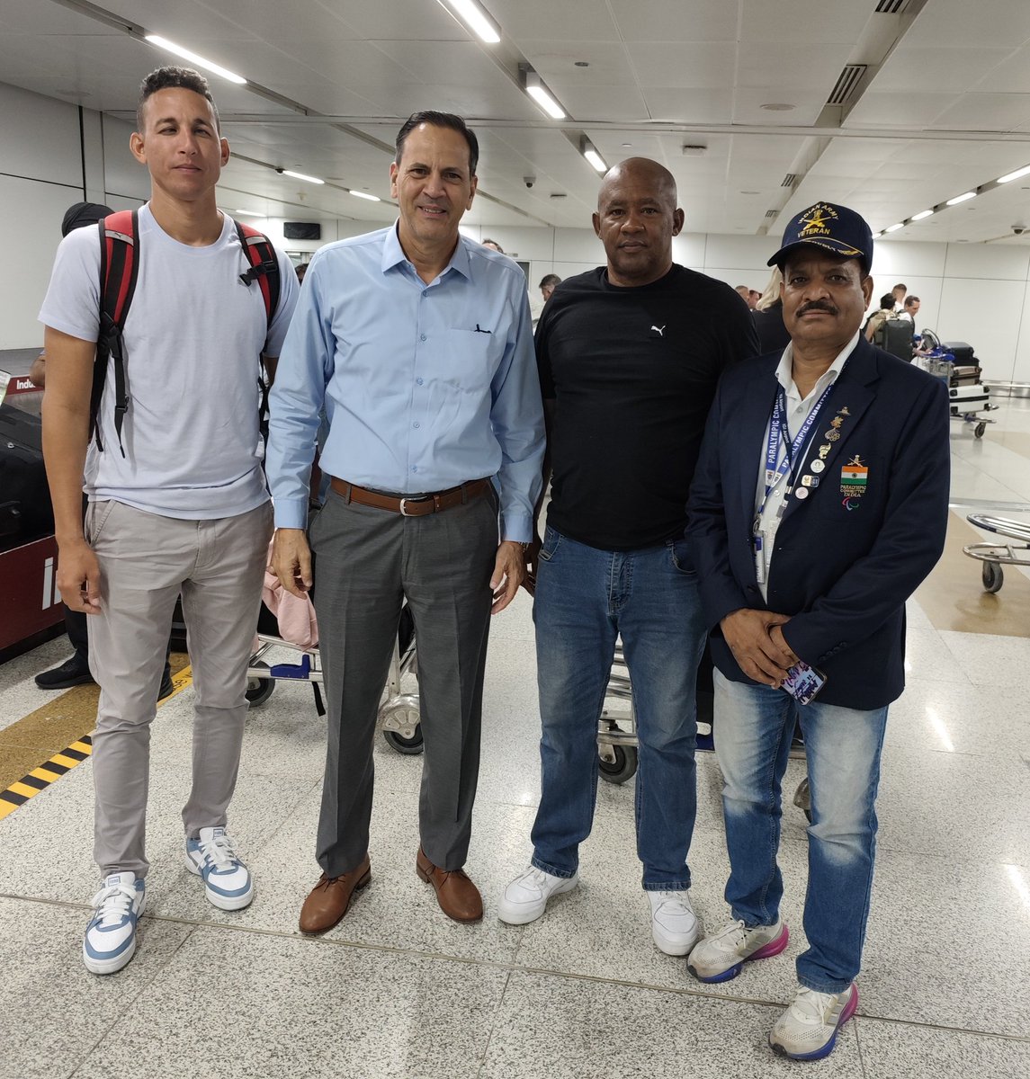We welcomed Palma, technical director of the Cuban Paralympic Committee, and Ulices, one of the athletes of the Cuban delegation that is going to participate in the World Para Athletics Championships, held in Delhi from September 25 to October 5.