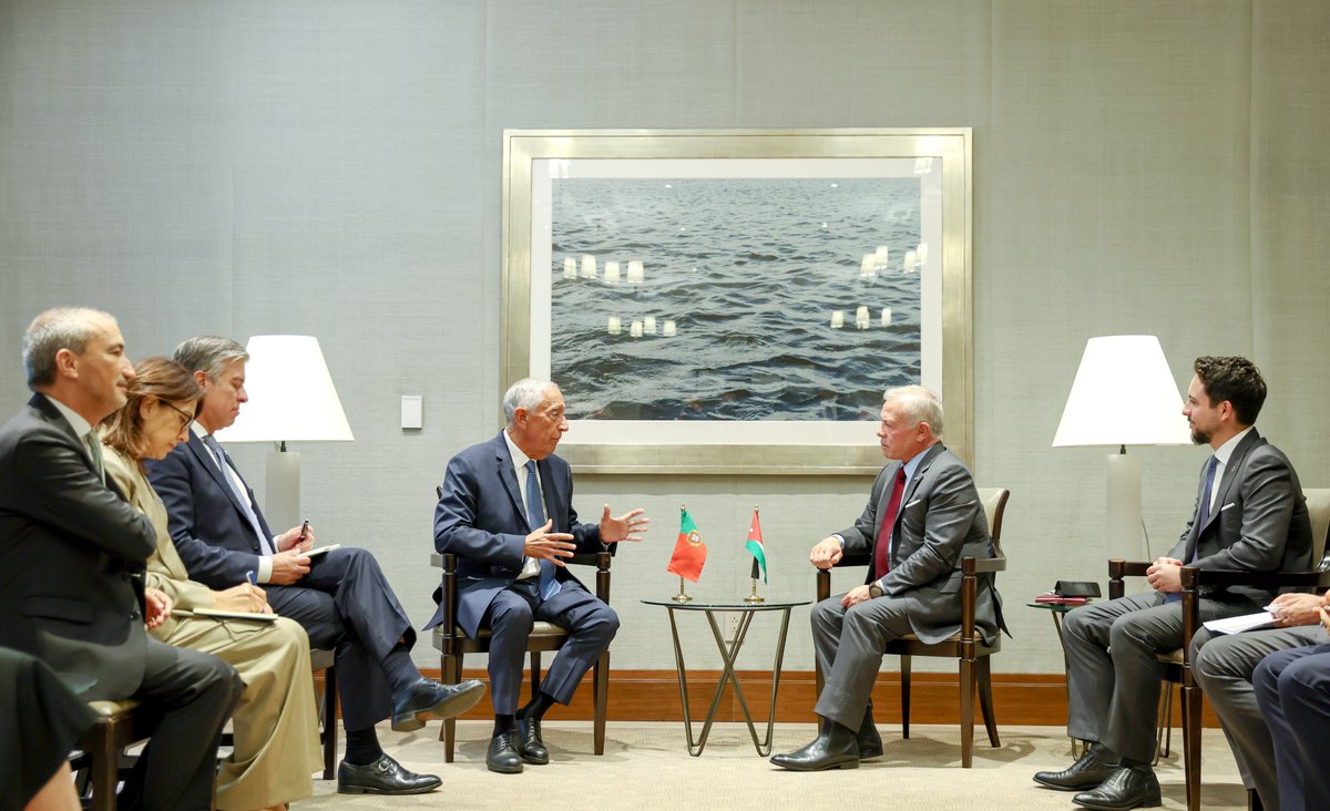 جلالة الملك عبدالله الثاني يلتقي في نيويورك الرئيس البرتغالي مارسيلو ريبيلو دي سوزا، بحضور سمو الأمير الحسين بن عبدالله الثاني، ولي العهد، ويثمن اعتراف #البرتغال بالدولة الفلسطينية 
#الأردن #فلسطين