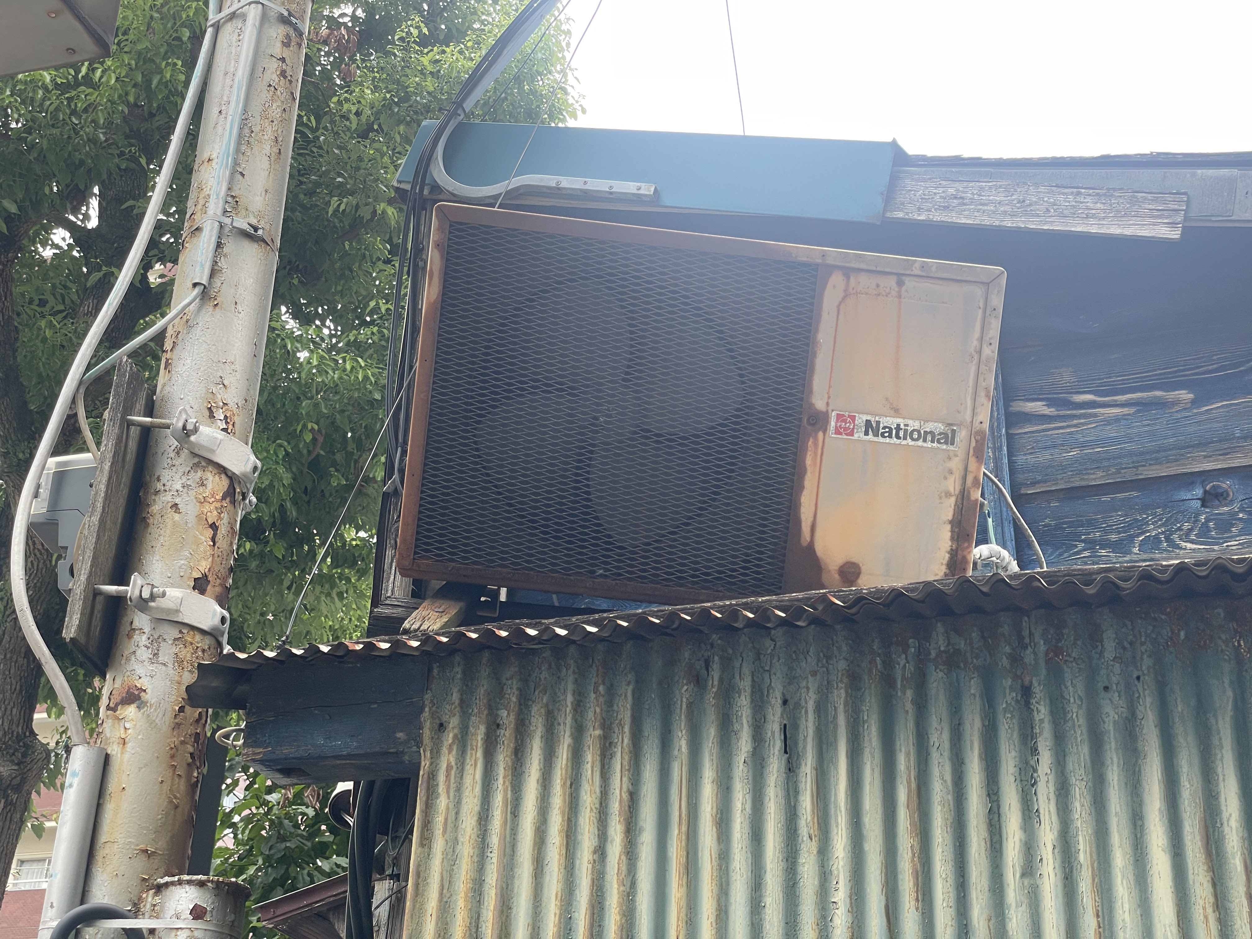 室外機 - Search / X