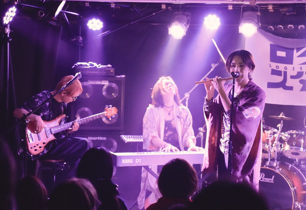 LogicalStyle's tweet image. 2025年第39週目の月曜日
秋の気配を感じれる今日この頃。秋の夜長に大好きな音楽を聴いて1週間がんばりましょう☆